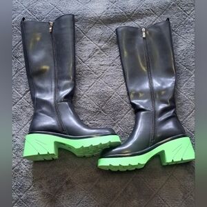 Vivianly ladies Boots - Size 8